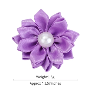 Élastique à cheveux fleur en satin violet avec perle blanche, attache queue de cheval 1,6"