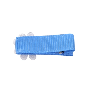 Fermaglio a coccodrillo in nastro grosgrain azzurro con petali di fiori bianchi per bimbe