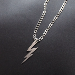 Collier hip-hop vintage en acier inoxydable avec pendentif éclair et chaîne gourmette unisexe