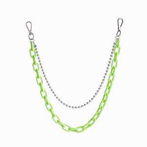 Catena a doppio strato in acrilico verde fluo e perle argentate con moschettoni
