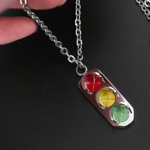 Pendentif de feu tricolore hip hop en acier inoxydable avec couleurs rouge jaune et verte