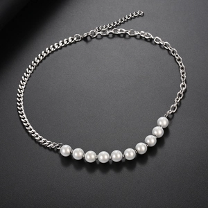Asymmetric reflective pearl necklace with thick curb chain and silver finish for women