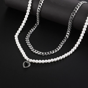 Collier double rang en acier inoxydable avec perles blanches et pendentif cœur