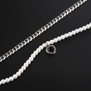 Collier double épaisseur en acier inoxydable avec perles blanches et pendentif cœur noir