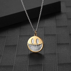 Collier hip hop punk en acier titane avec pendentif tête de mort souriante bicolore