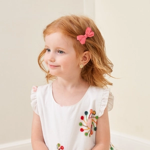 Barrette à nœud en gros-grain rose et boucles d'oreilles marguerites pour filles