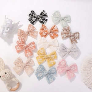 Spitzenbestickte Schleifen-Haarspangen Set für Babys in vielen Pastellfarben