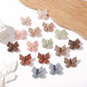 Lot de barrettes papillon en cuir PU pour filles dans divers tons pastels de Morandi