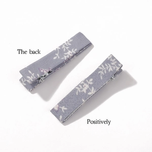 Lot de barrettes à fleurs en coton pour filles avec vue de face et de l'arrière