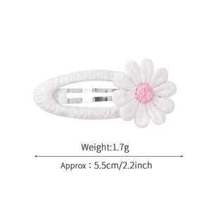 Pince à cheveux marguerite brodée pour filles avec clip BB en tissu blanc et centre rose