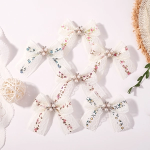 Set di sei fermagli per capelli in pizzo con ricamo floreale e perle per bambine