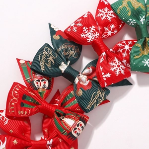 Set di fiocchi per capelli natalizi con renne e fiocchi di neve in rosso e verde