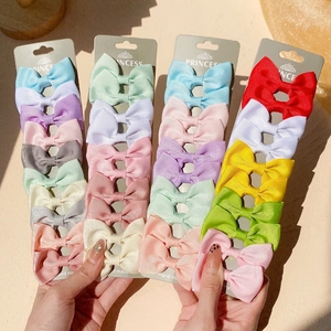 Handmade colorful grosgrain ribbon bow hair clips set for little girls on display cards
