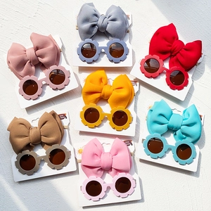 Ensemble bandeau à nœud pour bébé et lunettes de soleil pétale en sept couleurs d'été
