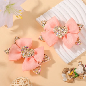 Barrettes à cheveux roses pour filles avec détails cœur et étoile dorés brillants