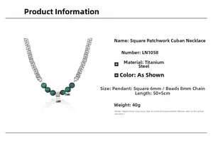 Détail d'une chaîne cubaine de 55 cm avec perles oeil de tigre 8 mm et pendentif carré 6 mm