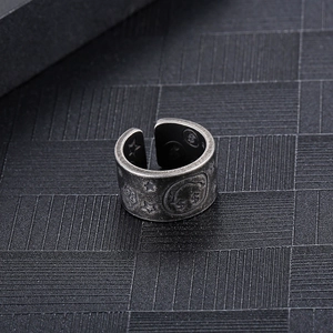 Vintage graffiti smiley open ring in retro silver stainless steel with street style patterns