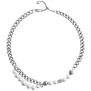 Hip-hop cuban chain and pearl necklace featuring a metallic square charm with ALONG engraving
