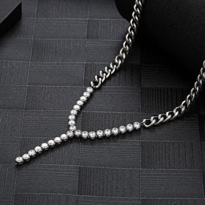 Collier hip-hop en forme de Y avec maillons cubains et zircons blancs brillants