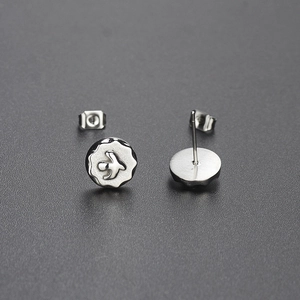 Japanese style vintage titanium steel flying eagle stud earrings in silver finish
