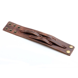 Vintage brede bruine leren armband voor heren met klinknagels en verstelbare gesp