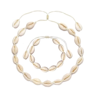 Conjunto de joyas bohemias de conchas con collar de cauri natural y pulsera ajustable
