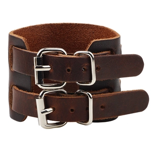 Bracelet punk large en cuir de vachette marron foncé avec doubles boucles argentées