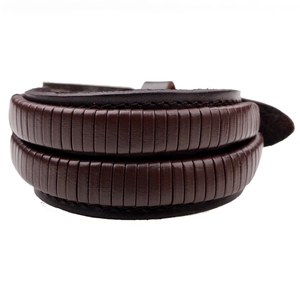 Donkerbruine meerlaagse leren heren armband met verticale geribbelde textuur