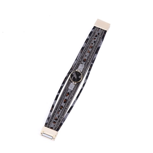 Multilayer leather bracelet with gray leopard print faux fur and magnetic clasp