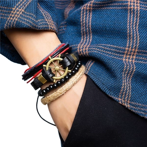 Braccialetto Multistrato in Pelle Intrecciata a Mano Vintage per Uomo Donna Retro Nautico Timone Ciondolo Gioielli Coppia Regalo