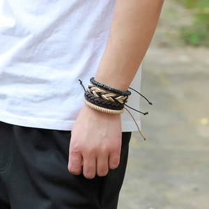 Mehrlagiges Herren-Armband-Set mit schwarzen Perlen und geflochtenen Lederseilen