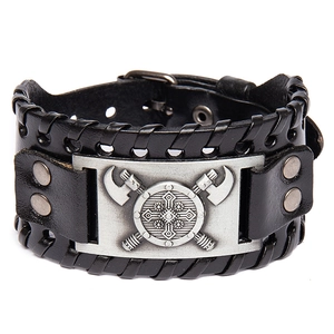 Bracciale in Pelle Vichingo Doppia Ascia Scudo per Uomo Vintage Punk Polsini Larghi Lega Rune Nordiche Simboli Celtici Gioielli