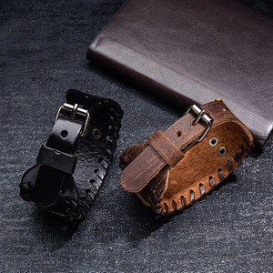 Bracciali in pelle da uomo stile punk nero e marrone con fibbia in metallo vintage