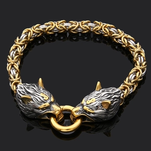 Détail du bracelet tête de loup Viking bicolore avec maille byzantine en acier poli