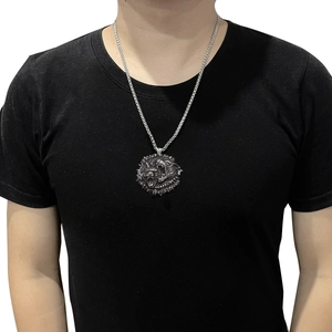 Collier viking avec pendentif double tête de loup en argent antique pour homme