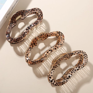 Three-piece set of retro leopard print acetate claw clips for women in assorted brown tones