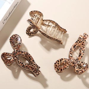 Three-piece set of tortoiseshell leopard print hair claws in butterfly and geometric shapes