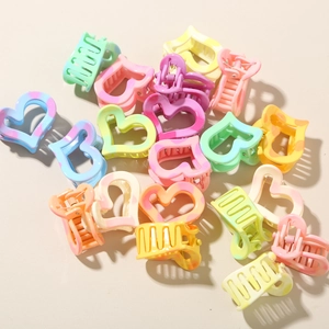 Set of 2.5cm colorful heart-shaped hair claw clips in pastel macaron gradient colors