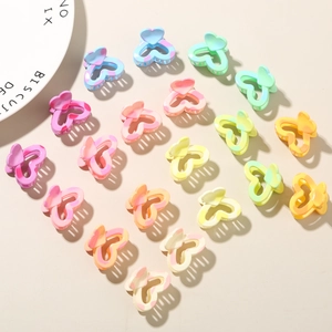 Set of 18 colorful 2.5cm heart-shaped acrylic hair clips in various macaron colors