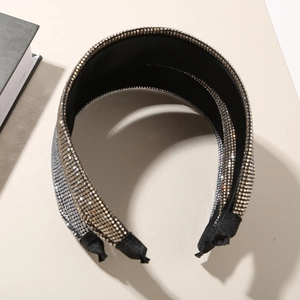 Serre-tête large élégant orné de strass scintillants avec doublure en tissu noir