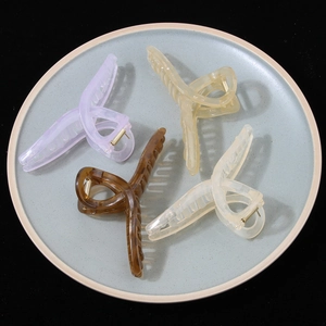 Lot de quatre grandes pinces à cheveux de 13 cm en lavande, ambre, beige et clair
