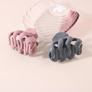 Pinces à cheveux géométriques mates de 8 cm en rose poudré et bleu-gris chic