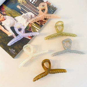 Pince à Cheveux de Style Coréen Effet Gelée Givrée Grande Pince Géométrique en Plastique pour Femmes Accessoire de Coiffure Quotidien Élégant