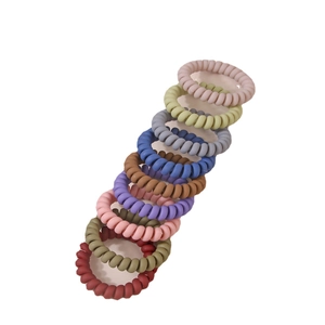Lot de 9 élastiques à cheveux en spirale mate aux couleurs variées de Morandi