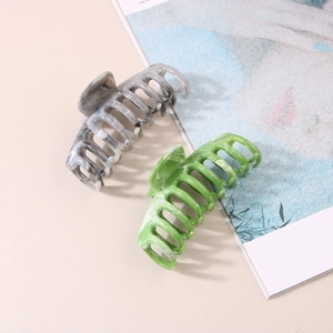 Grandes pinces à cheveux à motif marbré gris et vert pour coiffures élégantes à la française