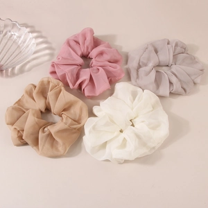 Lot de quatre chouchous oversize en mousseline rose pastel gris champagne et blanc
