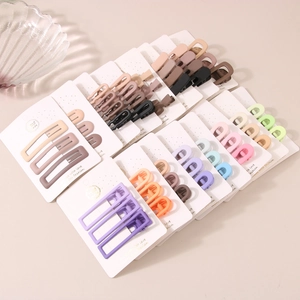 Set di fermagli per capelli in metallo opaco colori Morandi su scheda display