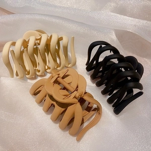Matte große Haarklammern in Beige, Khaki und Schwarz für Damen im 3er-Set