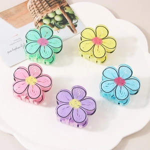 Korean Style Sweet Flower Hair Claw Clip Cute Plastic Hand Drawn Doodle Design Shark Clip For Women Daily Hair Accessories