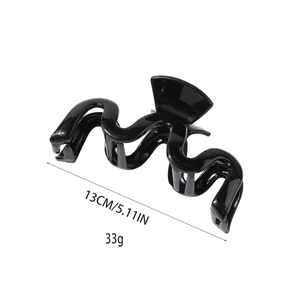 Minimalist 13cm black wavy oversized hair claw clip for thick hair with glossy finish